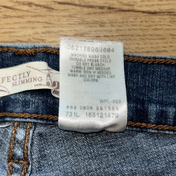 Levi Strauss & Co. Women’s Jeans - Picture 6 of 9